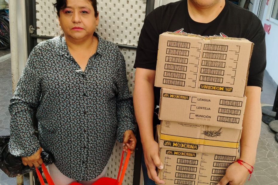 Equipo Fibra Storage organizando donativos