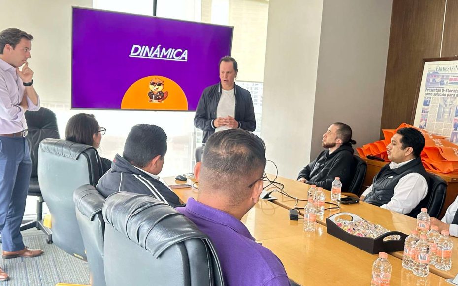 Colaboradores de nuevo ingreso en sesión U-Welcome Fibra Storage